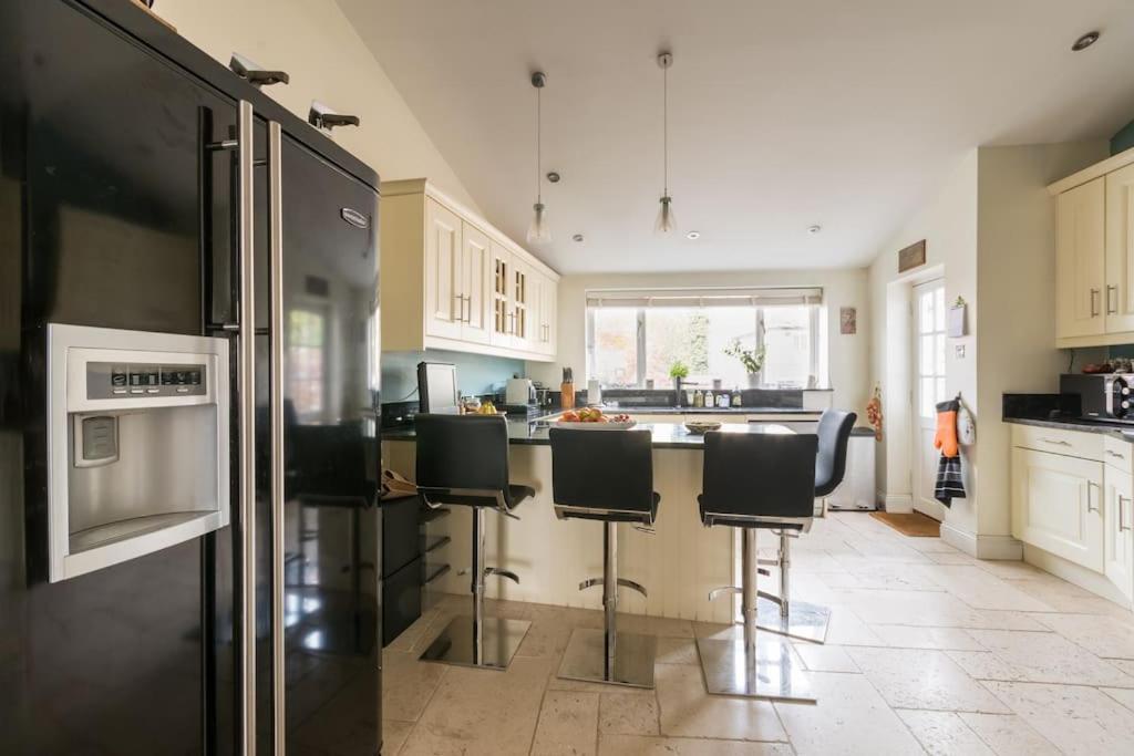 Four Bedroom Townhouse In Famous Suffolks Area Cheltenham Exterior foto