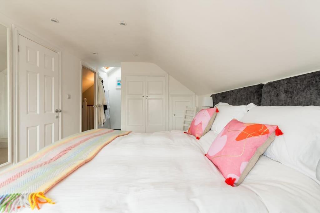 Four Bedroom Townhouse In Famous Suffolks Area Cheltenham Exterior foto
