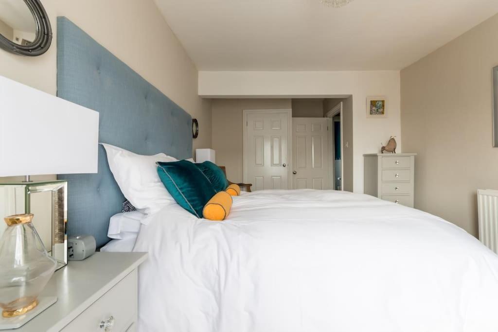 Four Bedroom Townhouse In Famous Suffolks Area Cheltenham Exterior foto